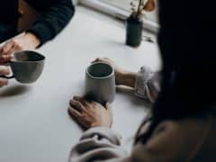 Comprendre le langage corporel avec des objets