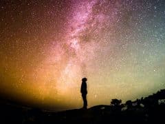 Médiumnité : l'écriture automatique pour obtenir des réponses de nos guides spirituels