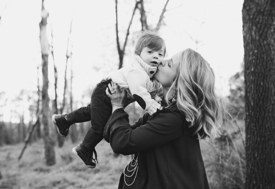 Citation Être une maman, c’est aussi se guérir émotionnellement pour offrir le meilleur de soi à son enfant