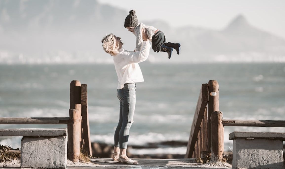 Maman solo et heureuse : 10 clés pour être une maman célibataire épanouie